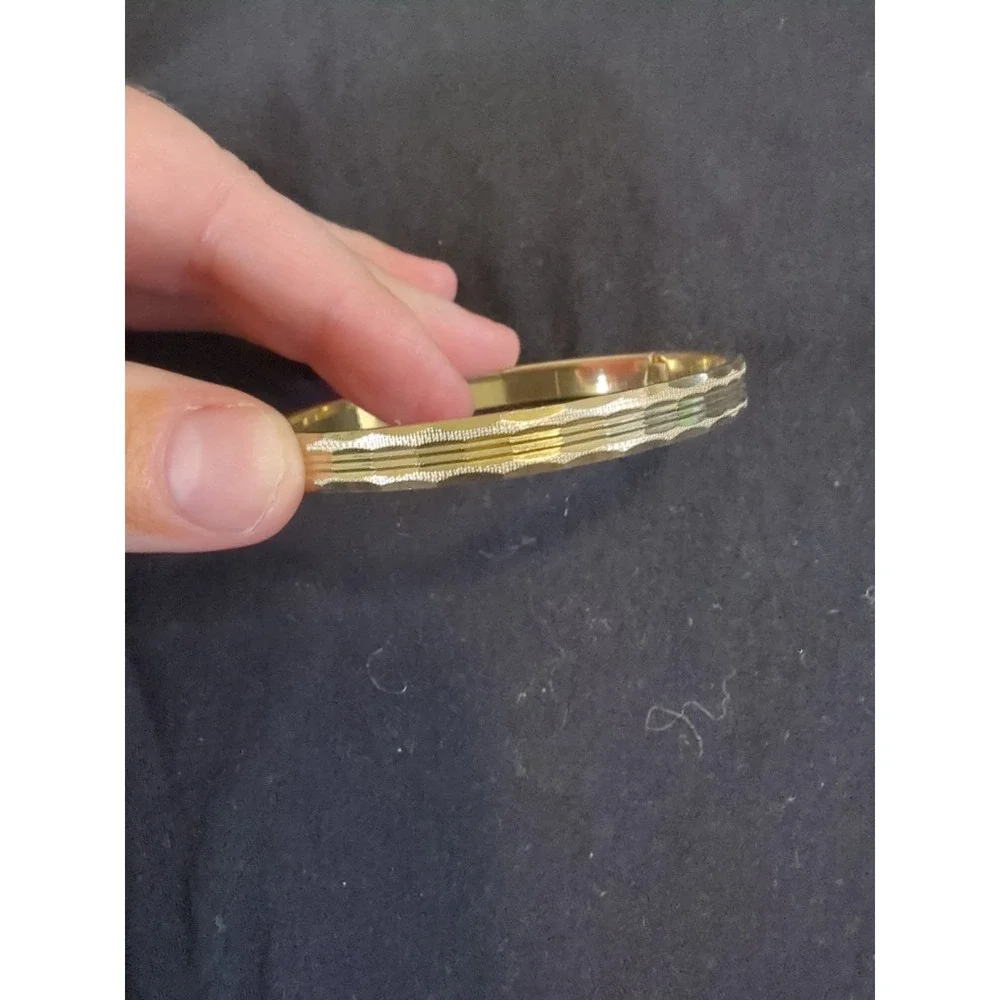 Vintage Silver Toned‎ Bracelet With Hinge Closure